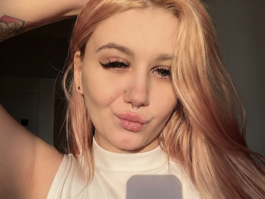 sexting and porn chat model photo Denna 2