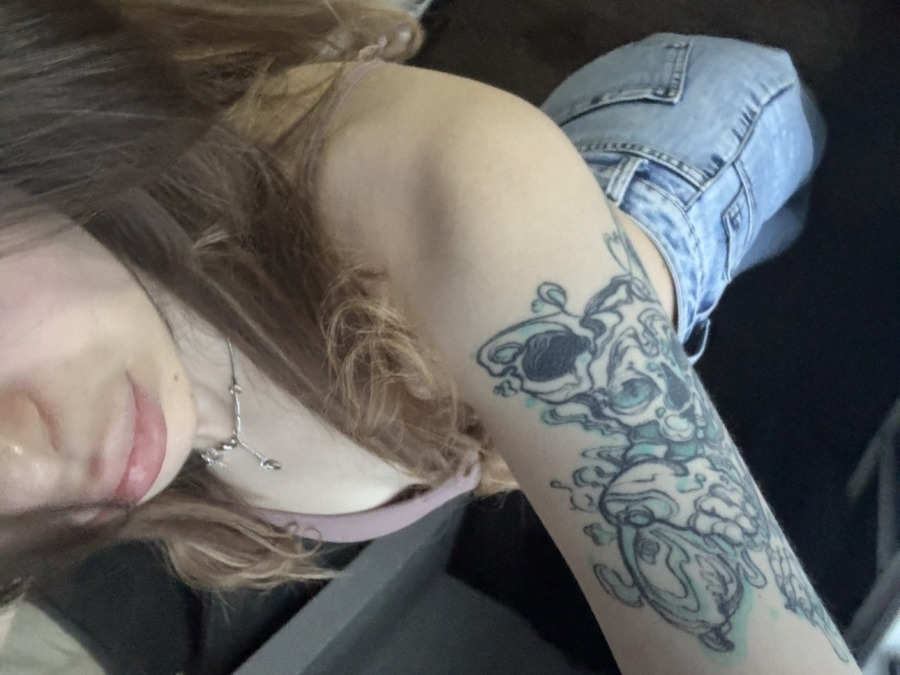 sexting and porn chat model photo Caroline 7