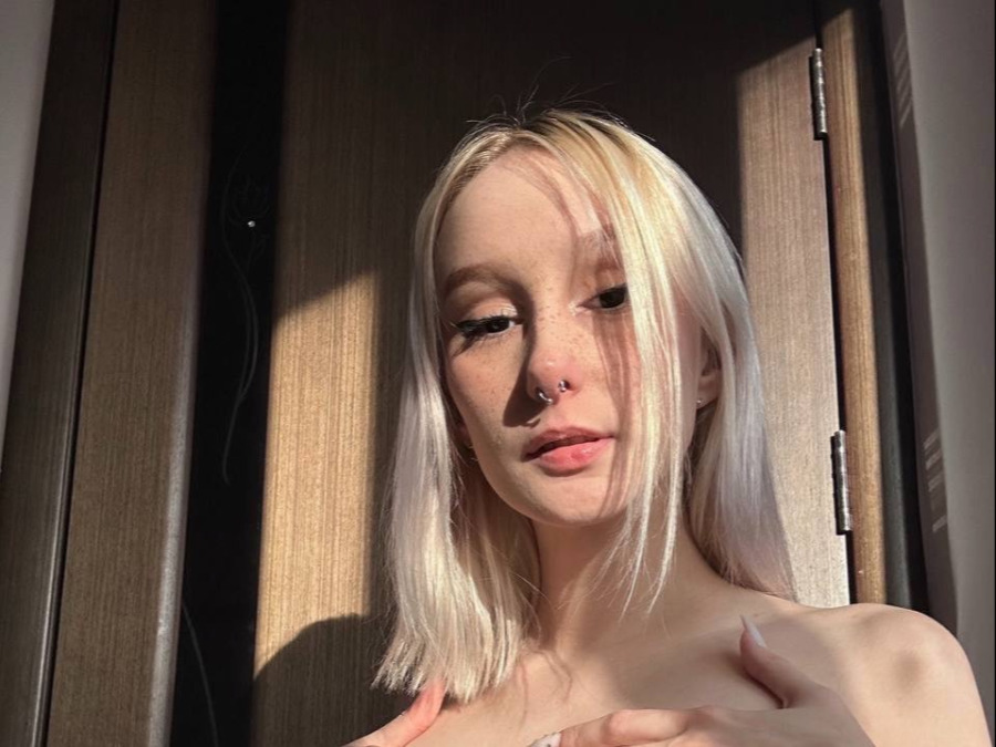 sexting and porn chat model photo Sexting with a blonde cutie 1