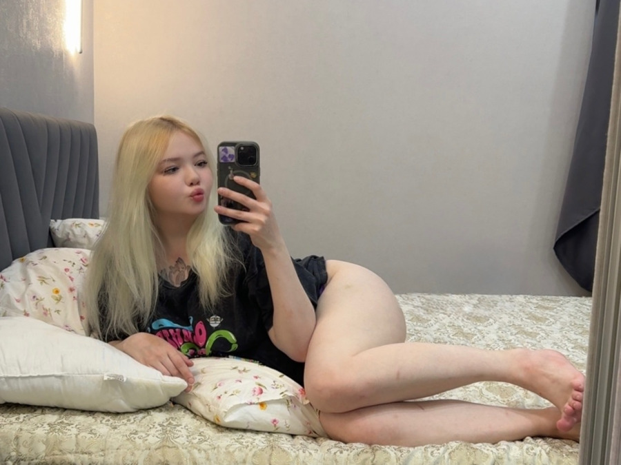 sexting and porn chat model photo Oxy 1